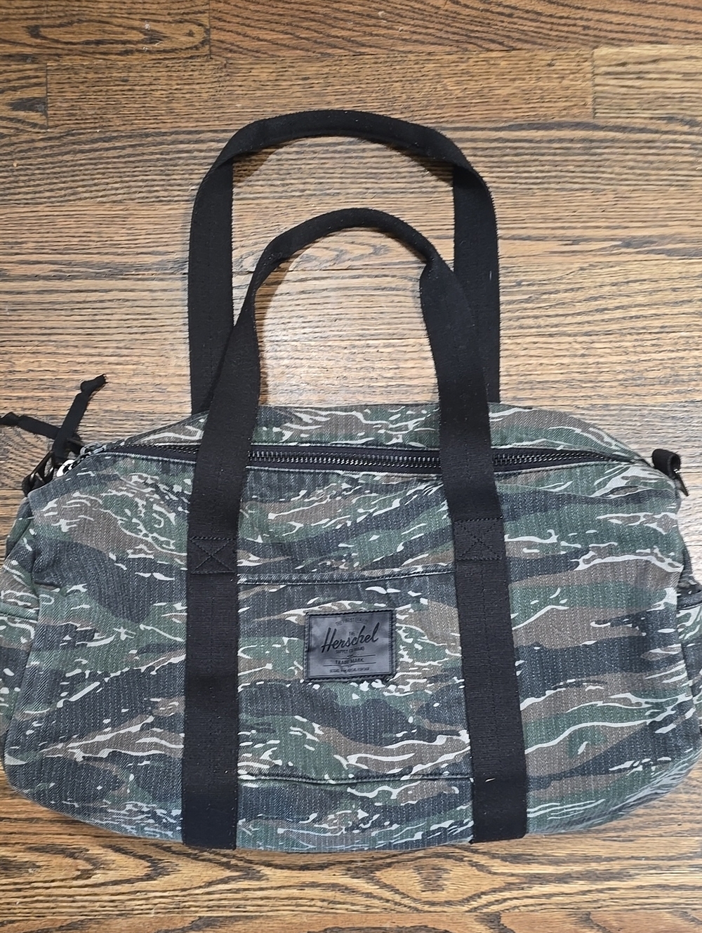 Herschel Supply Co. Herschel Classic Sutton Mid-Volume Shoulder Bag Camo